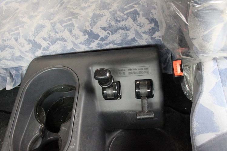 ���ͼ21-��������F3000 380���� 8X4 Һ����Ȼ�� SX3315DT456TL����ж��