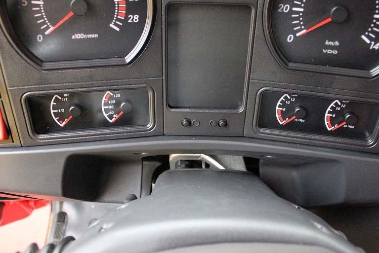 ���ͼ22-��������F3000 380���� 8X4 Һ����Ȼ�� SX3315DT456TL����ж��