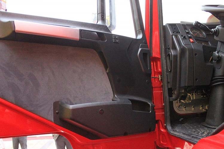 ���ͼ30-��������F3000 380���� 8X4 Һ����Ȼ�� SX3315DT456TL����ж��