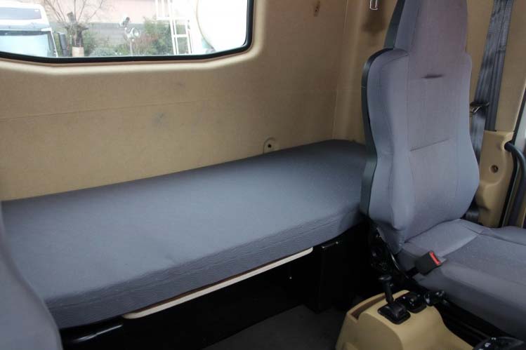 ���ͼ31-����HOWO-T7H 430���� 6X4 ZZ4257V324HC1B��ǣ����