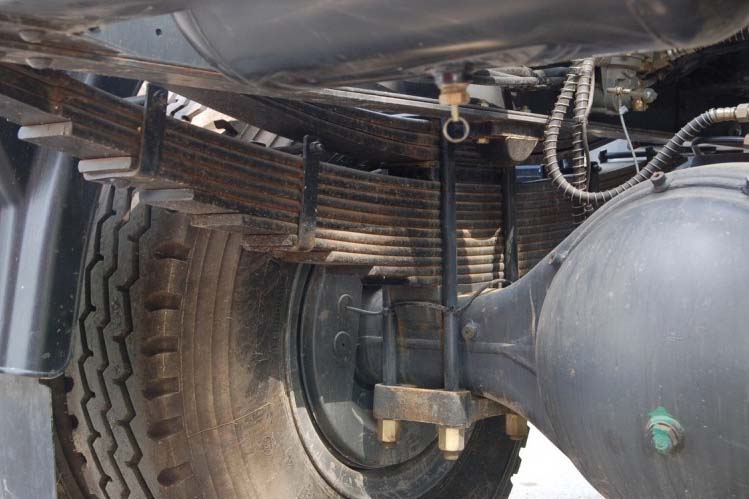 ���ͼ19-�������� 270���� 4X2 DFL4180A2��ǣ����