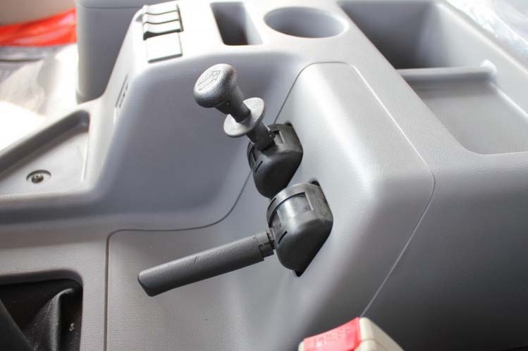 ���ͼ33-�������� 315���� 6X2 DFL4240A2��ǣ����