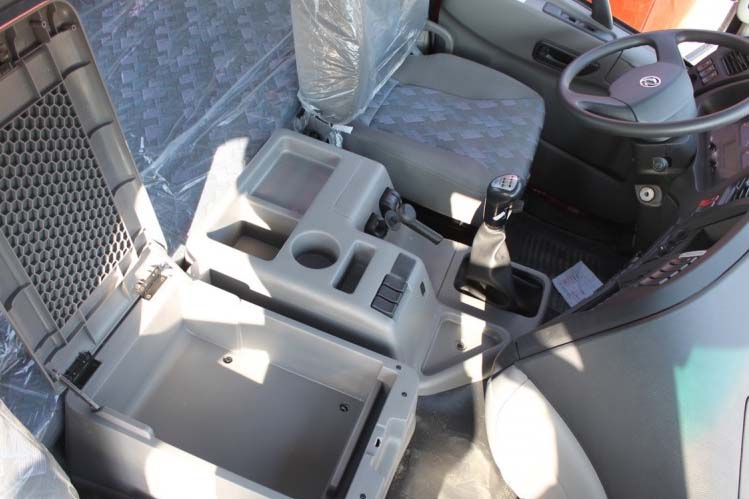 ���ͼ29-�������� 340���� 6X4 (����dCi340-30) DFL4251A9��ǣ����