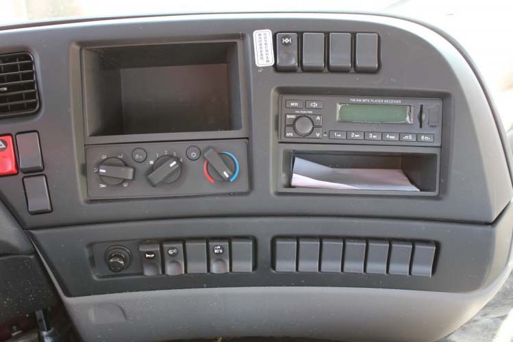 ���ͼ37-�������� 340���� 6X4 (����dCi340-30) DFL4251A9��ǣ����