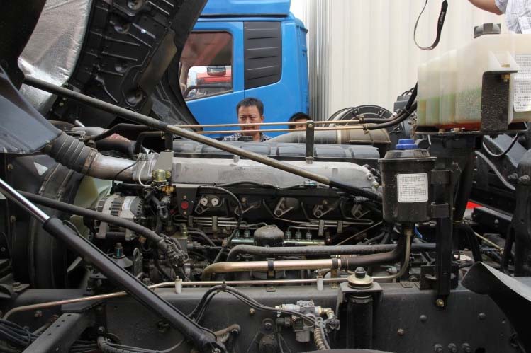 ���ͼ25-�������� 375���� 6X4 DFL4251A10��ǣ����