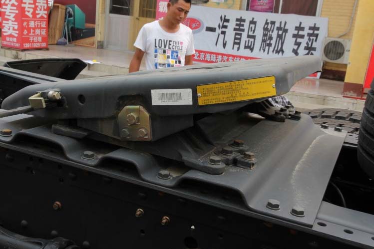 ���ͼ27-�������� 375���� 6X4 DFL4251A10��ǣ����