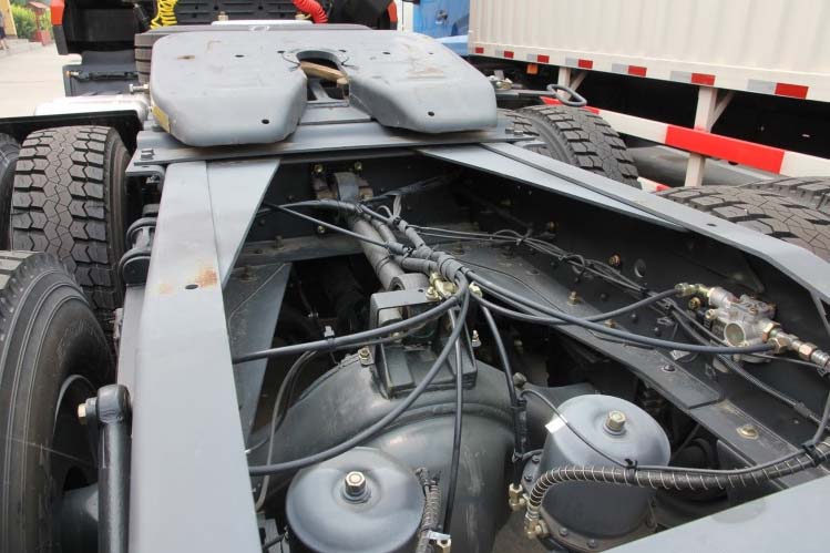 ���ͼ33-�������� 375���� 6X4 DFL4251A10��ǣ����